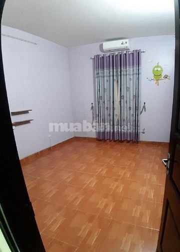 Cho thuê căn nhà riêng ngõ 28 Võ Chí Công, DT 70m2 x 3 tầng riêng biệt