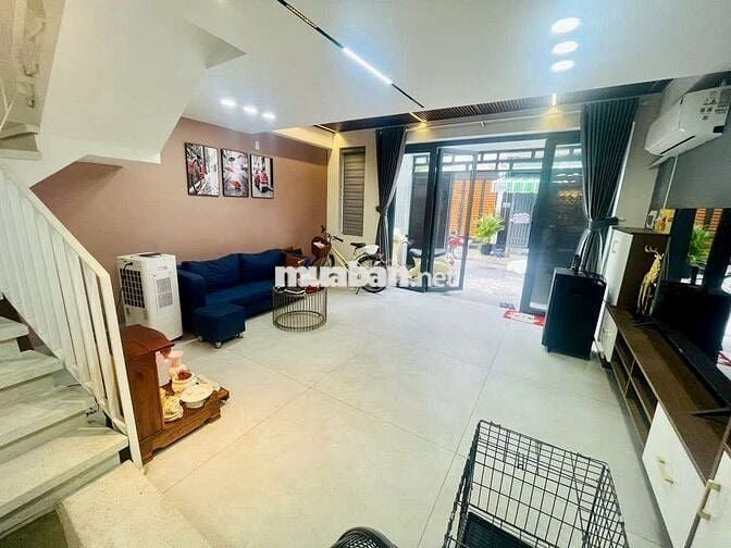 Nhà hiếm 5x12, 4 tầng, xe hơi ngủ trong nhà, hẻm 6m đường Thống Nhất