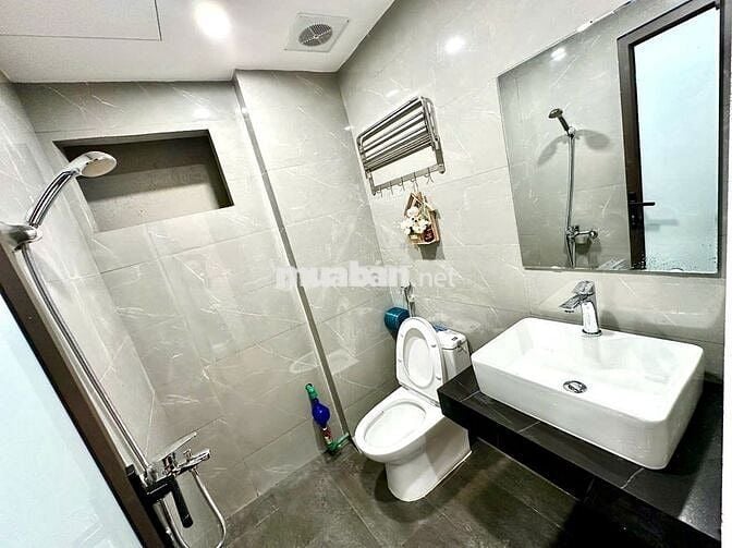 Căn hộ tiện nghi 1N1K 45m2, trung tâm Ba Đình – giá tốt