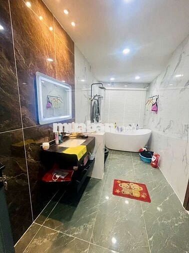 Nhà hiếm 5x12, 4 tầng, xe hơi ngủ trong nhà, hẻm 6m đường Thống Nhất