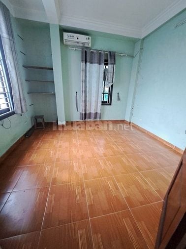 Cho thuê căn nhà riêng ngõ 28 Võ Chí Công, DT 70m2 x 3 tầng riêng biệt