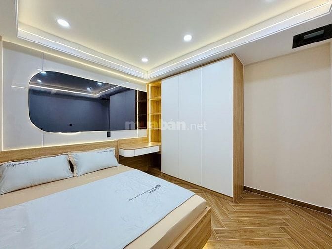 CHÍNH CHỦ BÁN NHÀ ĐẸP MỚI XÂY ĐÚC 3 LẦU HẺM ĐẸP KHU TRUNG TÂM