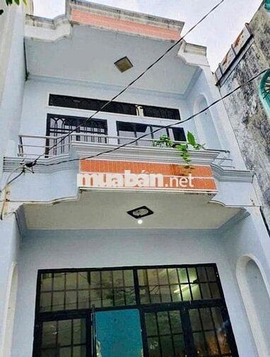 GIÁ RẺ - 10tr5 - 4pn2wc - sân rộng- P3 - NV Công -Ngay ĐH Gia Định