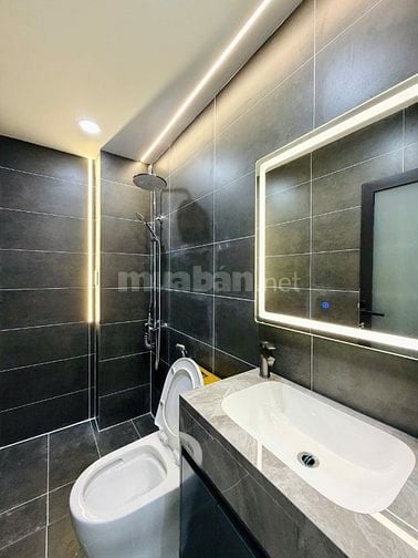 CHÍNH CHỦ BÁN NHÀ ĐẸP MỚI XÂY ĐÚC 3 LẦU HẺM ĐẸP KHU TRUNG TÂM