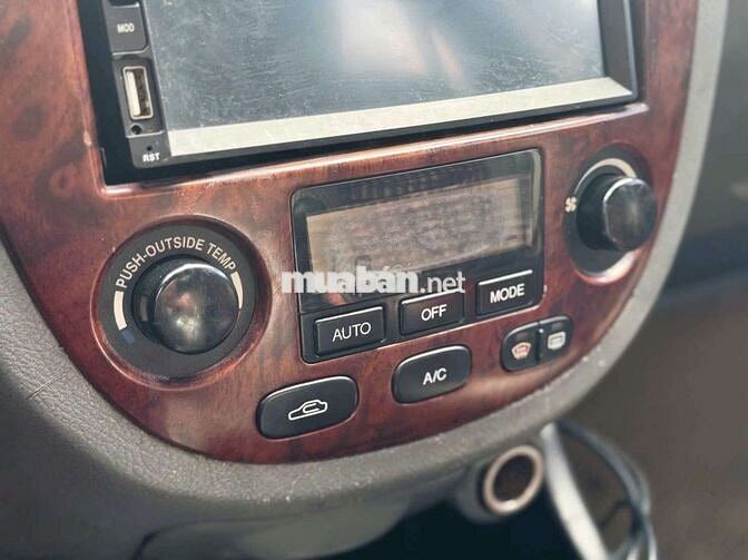 Bán xe 5 chỗ lasenti đời 2004,xe đẹp