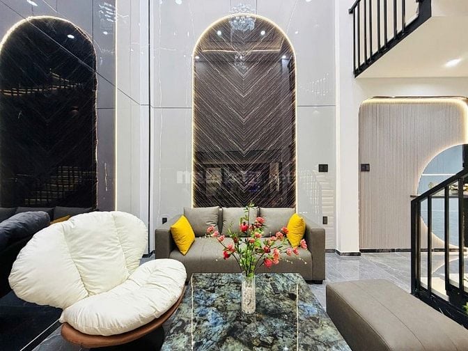 CHÍNH CHỦ BÁN NHÀ ĐẸP MỚI XÂY ĐÚC 3 LẦU HẺM ĐẸP KHU TRUNG TÂM