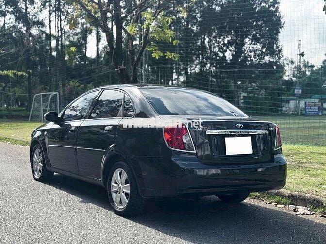 Bán xe 5 chỗ lasenti đời 2004,xe đẹp