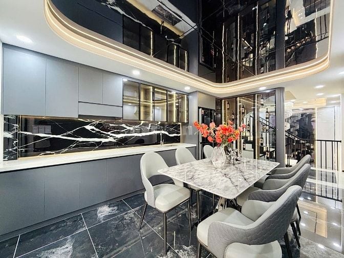 CHÍNH CHỦ BÁN NHÀ ĐẸP MỚI XÂY ĐÚC 3 LẦU HẺM ĐẸP KHU TRUNG TÂM