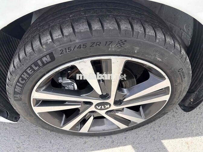 Kia Cerato 2018 1.6 SMT - 82000 km