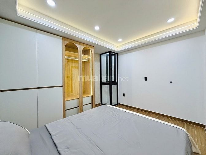 CHÍNH CHỦ BÁN NHÀ ĐẸP MỚI XÂY ĐÚC 3 LẦU HẺM ĐẸP KHU TRUNG TÂM