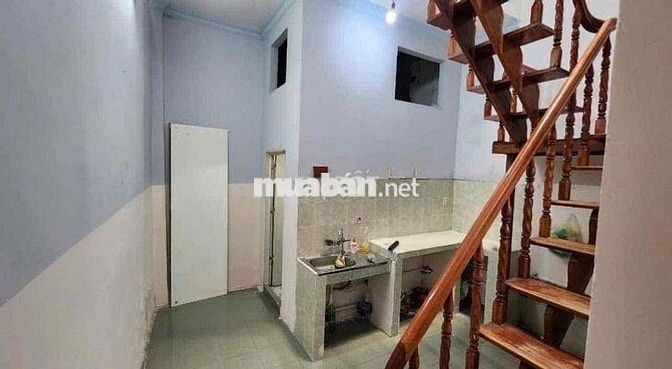 GIÁ RẺ - 10tr5 - 4pn2wc - sân rộng- P3 - NV Công -Ngay ĐH Gia Định