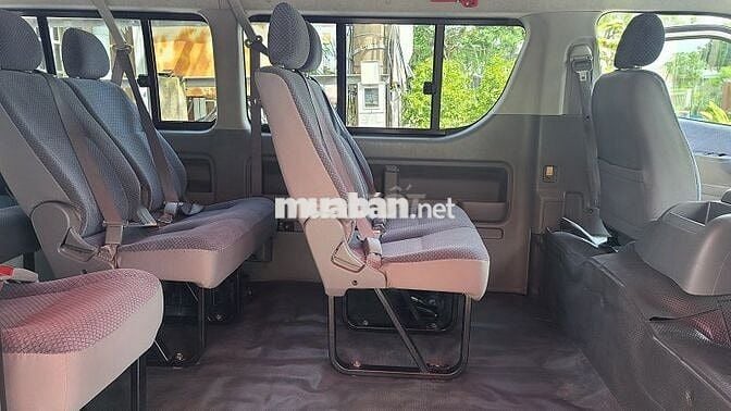 Xe Toyota Hiace 2010 Máy Xăng, Xe Lành Tính
