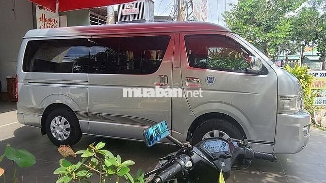 Xe Toyota Hiace 2010 Máy Xăng, Xe Lành Tính