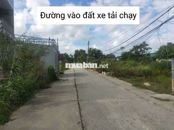 Ra LÔ ĐẤT GẦN UBND HƯNG LONG HẺM  5,3m