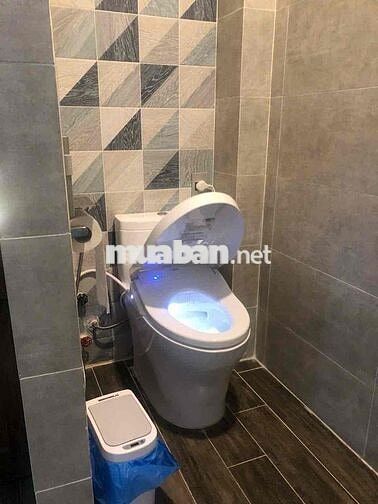 Bán nhà mặt tiền Nguyễn Văn Linh ( Đối diện ĐH RMIT )