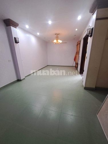 Cho thuê căn nhà riêng ngõ 28 Võ Chí Công, DT 70m2 x 3 tầng riêng biệt