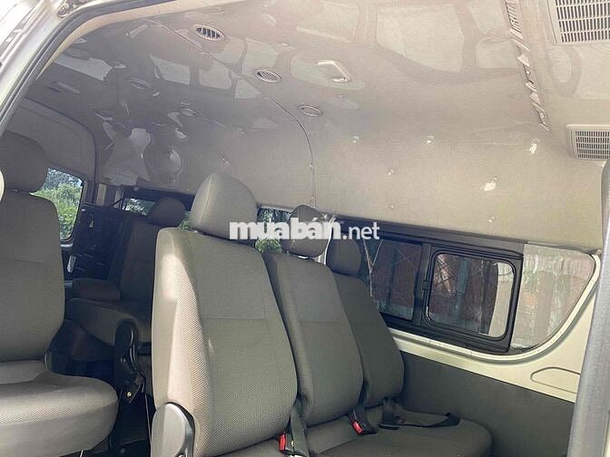 Toyota Hiace 2*** km