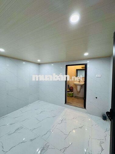Hơn 2 tỷ tập thể Tân Mai, tầng 1, 55m, 2N1WC, oto qua nhà, kinh doanh