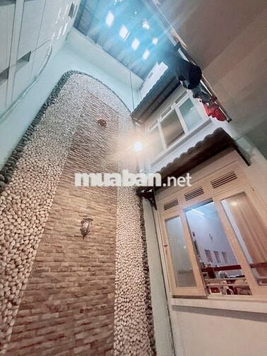 Giảm 2.2 Tỷ. Nhà đẹp Bùi Đình Túy 4 tầng 100m2 vuông A4. Giá 18.8 Tỷ