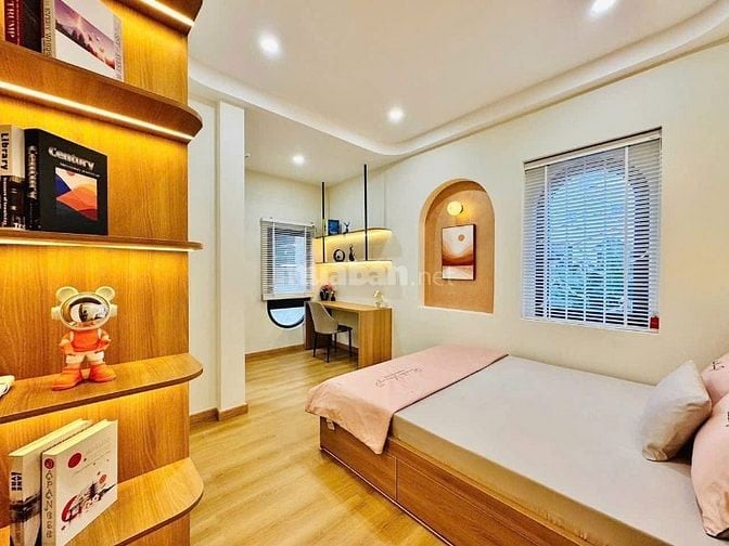 💥NHÀ 5 TẦNG - TRẦN QUANG DIỆU, QUẬN 3 - HẺM 6M - GIÁ 3TỶ350 - SHR 💥
