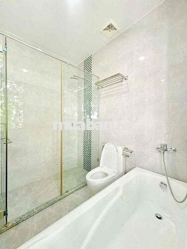 Cho thuê căn hộ 3 phòng ngủ ngay biển Nguyễn Tất Thành
