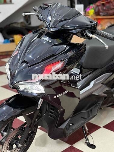 Ab 2024 lên đèn demi nét trước sau, biển 43