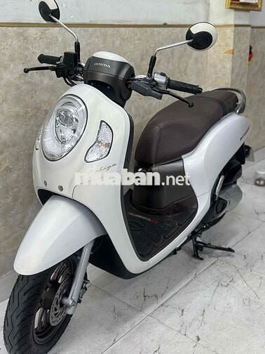 Scoopy khoá ga 2022 trắng siêu mới 43D1-974.27