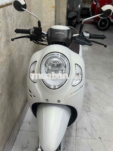 Scoopy khoá ga 2022 trắng siêu mới 43D1-974.27