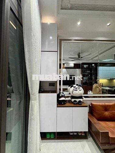 Siêu Phẩm Cầu Giấy 40m2 - 5 Tầng - Gần Phố - Ở Ngay - Giá 9,5 Tỷ