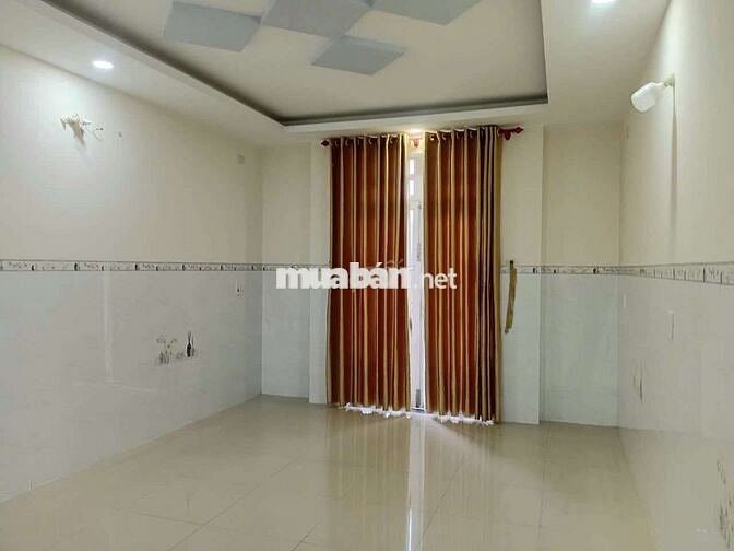 Sạch đẹp như hình 12 triệu/tháng
1 trệt 2 lầu, sân thượng thoáng mát