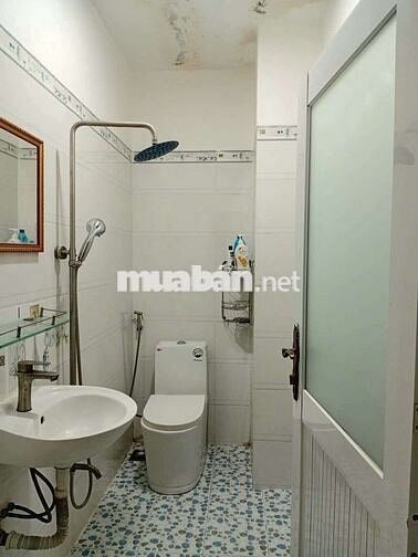 Sạch đẹp như hình 12 triệu/tháng
1 trệt 2 lầu, sân thượng thoáng mát