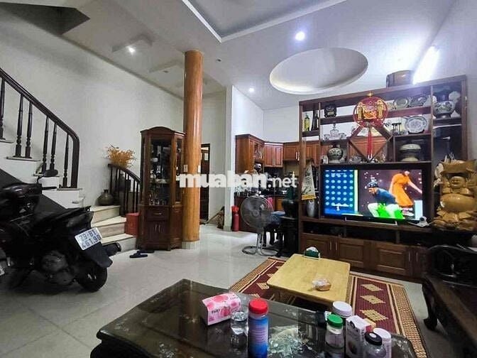 NHÀ ĐỘI CẤN GẦN PHỐ - Ô TÔ 7 CHỖ QUA - Ở NGAY - KD NHỎ SIÊU TIỆN