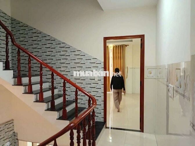 Sạch đẹp như hình 12 triệu/tháng
1 trệt 2 lầu, sân thượng thoáng mát