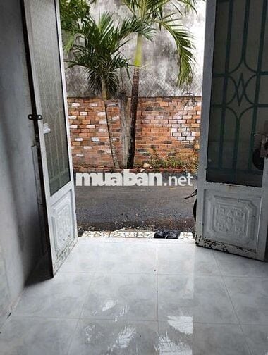 Cần cho thuê căn phòng có máy Lạnh