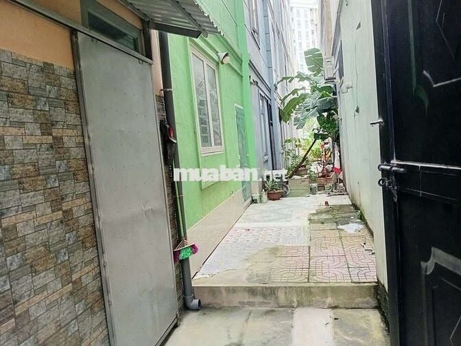 Sạch đẹp như hình 12 triệu/tháng
1 trệt 2 lầu, sân thượng thoáng mát