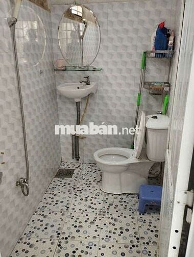 Cần cho thuê căn phòng có máy Lạnh