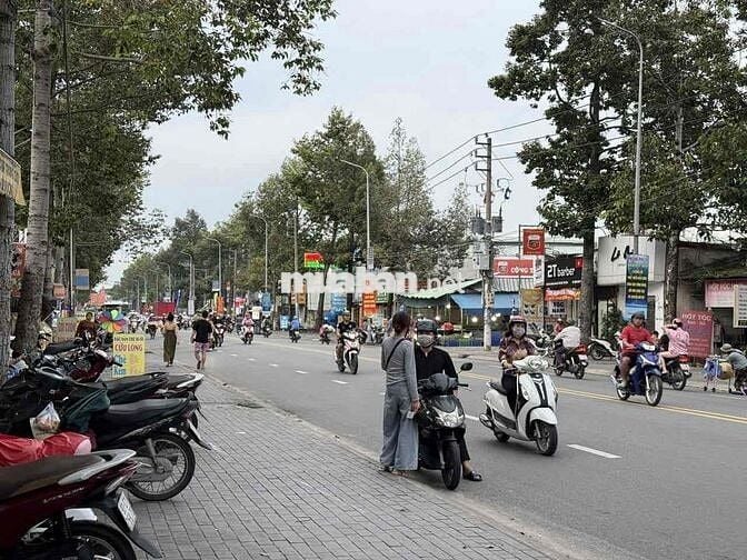 Cho thuê mặt bằng đối diện ngã 3 Lê Hồng Phong Thủ Dầu Một Bình Dương