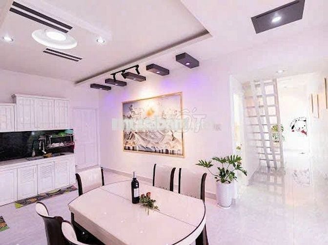 Cho thuê Villa Sân Vườn Nguyên Căn Mặt tiền Nam Hồ Phường 11 Đà Lạt