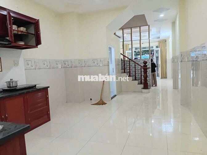 Sạch đẹp như hình 12 triệu/tháng
1 trệt 2 lầu, sân thượng thoáng mát