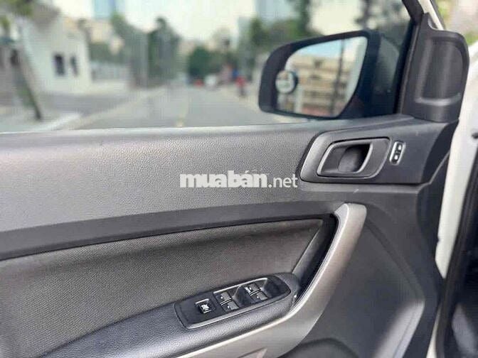 Ford Ranger XLS 2.2L 4x2 AT sx 2020 nhập khẩu