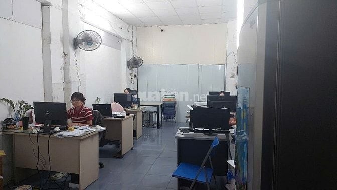 CHO THUÊ  MẶT BẰNG vị trí đẹp số 42 Hoàng Văn Thái, DT 140m2