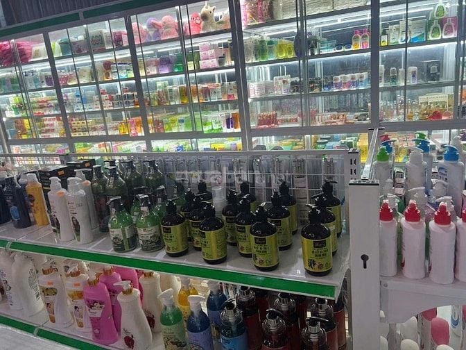 Cần Tuyển Nhân Viên Đi Làm Liền