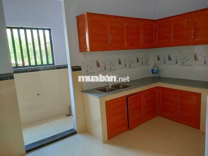 Nhà nguyên căn 1 trệt 1 lầu Huyện Bến Lức 40m²