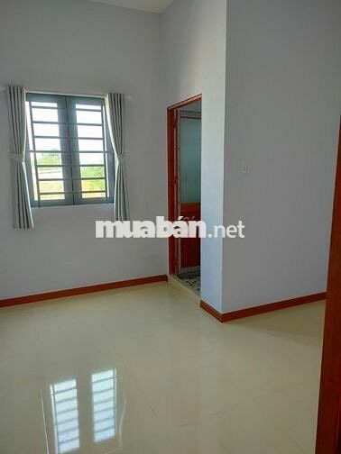 Nhà nguyên căn 1 trệt 1 lầu Huyện Bến Lức 40m²