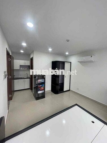 Cho Thuê Căn Hộ Studio Cửa Sổ Trời Lớn Thoáng Mát Ngay Trục Âu Cơ