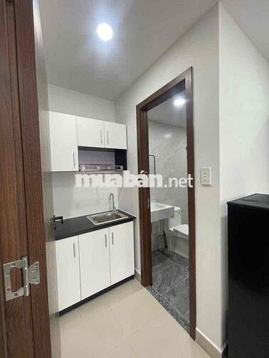Cho Thuê Căn Hộ Studio Cửa Sổ Trời Lớn Thoáng Mát Ngay Trục Âu Cơ