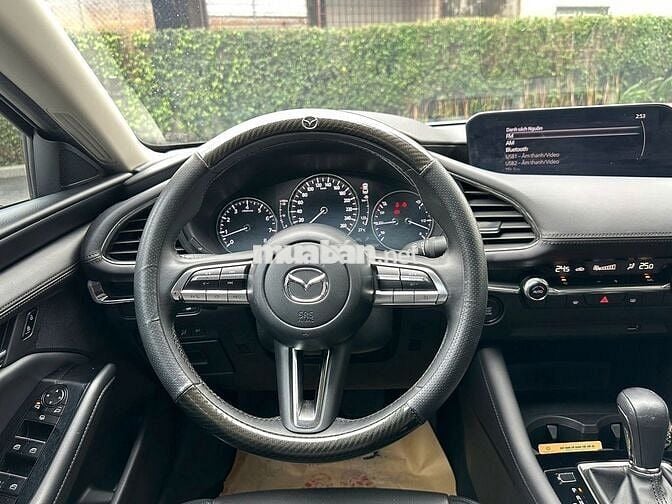 Mazda 3 1.5 Luxury 2023 -30000 km -579tr