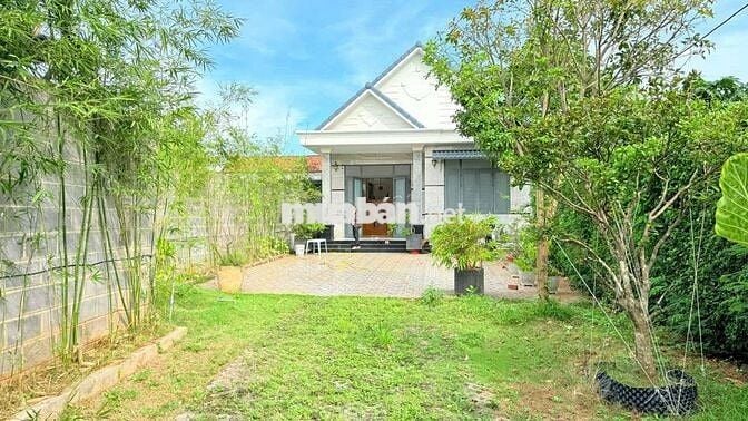 BÁN NHÀ VƯỜN MINI TRUNG TÂM THỊ TRẤN ĐẤT ĐỎ (TP.HCM)

📍