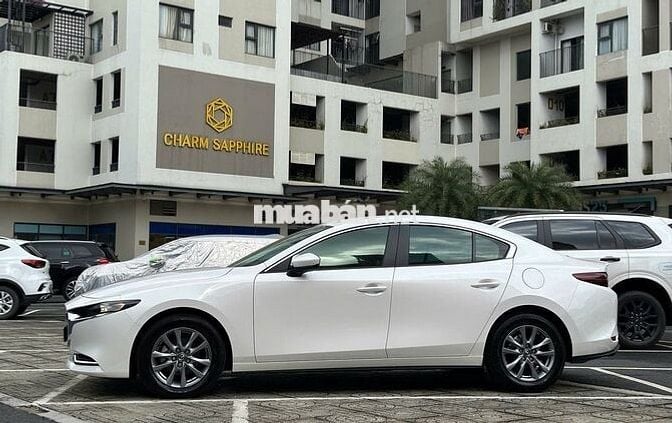 Mazda 3 1.5 Luxury 2023 -30000 km -579tr