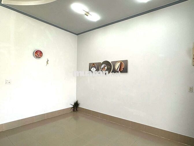 CHO THUÊ NHÀ TRỆT 80M2 SẴN NỘI THẤT KDC HÀNG BÀNG SÂN ĐẬU OTO GIÁ 6TR